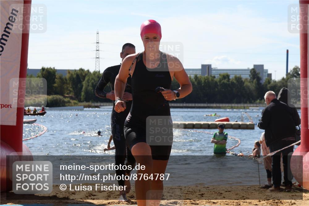 07.09.2025 - 19. Norderstedt Triathlon Luisa Fischer http://msf.ph/oto/8764787 07.09.2025 12:34:22 Schwimmen 230, 240, 311, 1259 meine-sportfotos.de