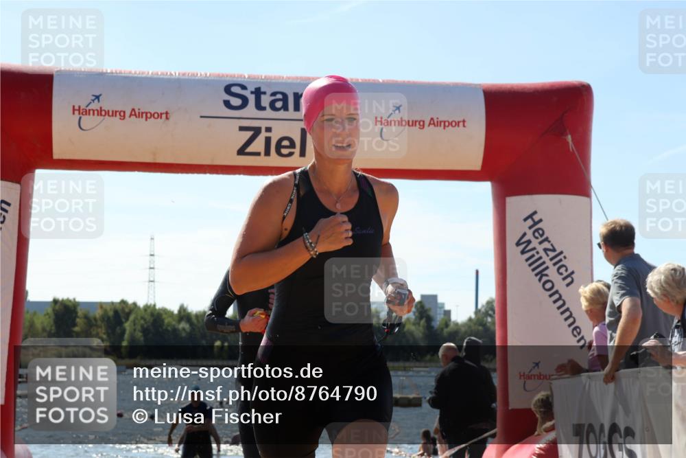 07.09.2025 - 19. Norderstedt Triathlon Luisa Fischer http://msf.ph/oto/8764790 07.09.2025 12:34:23 Schwimmen 230, 240, 311, 1215, 1259 meine-sportfotos.de