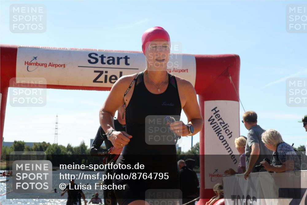 07.09.2025 - 19. Norderstedt Triathlon Luisa Fischer http://msf.ph/oto/8764795 07.09.2025 12:34:23 Schwimmen 230, 240, 311, 1215, 1259 meine-sportfotos.de