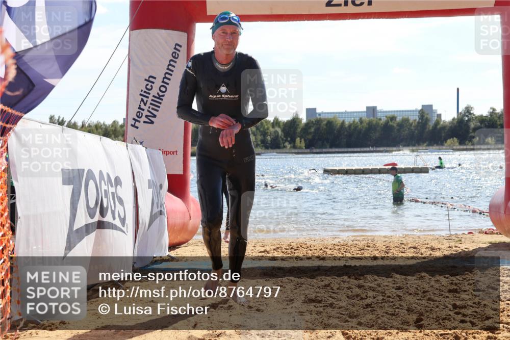 07.09.2025 - 19. Norderstedt Triathlon Luisa Fischer http://msf.ph/oto/8764797 07.09.2025 15:05:01 Schwimmen 868, 883, 938, 1523 meine-sportfotos.de
