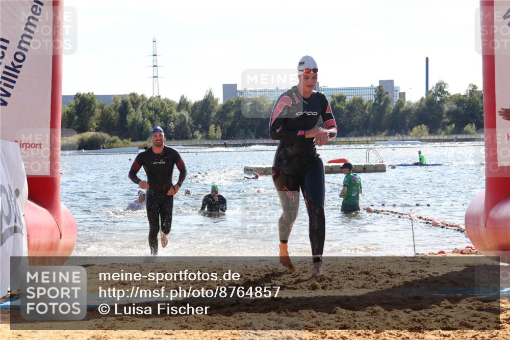 07.09.2025 - 19. Norderstedt Triathlon Luisa Fischer http://msf.ph/oto/8764857 07.09.2025 15:05:26 Schwimmen 942, 1460, 1522 meine-sportfotos.de