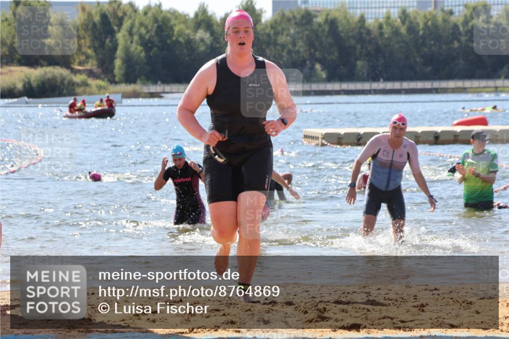07.09.2025 - 19. Norderstedt Triathlon Luisa Fischer http://msf.ph/oto/8764869 07.09.2025 12:34:32 Schwimmen 211, 230, 1215, 1259 meine-sportfotos.de