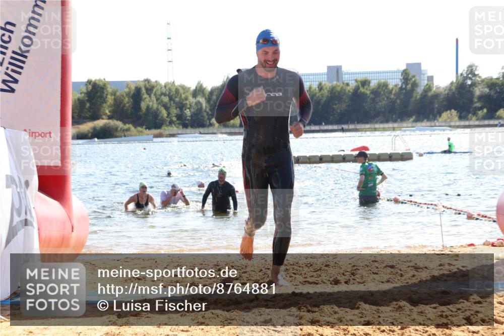 07.09.2025 - 19. Norderstedt Triathlon Luisa Fischer http://msf.ph/oto/8764881 07.09.2025 15:05:28 Schwimmen 942, 1460, 1522 meine-sportfotos.de
