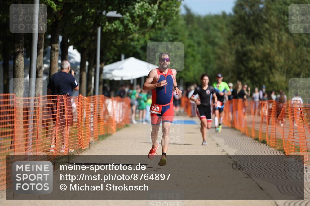 07.09.2025 - 19. Norderstedt Triathlon Michael Strokosch http://msf.ph/oto/8764897 07.09.2025 11:31:35 Laufen 238 meine-sportfotos.de
