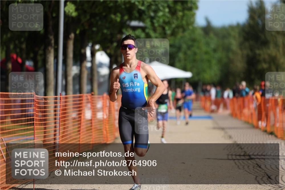 07.09.2025 - 19. Norderstedt Triathlon Michael Strokosch http://msf.ph/oto/8764906 07.09.2025 10:48:43 Laufen 71, 654 meine-sportfotos.de