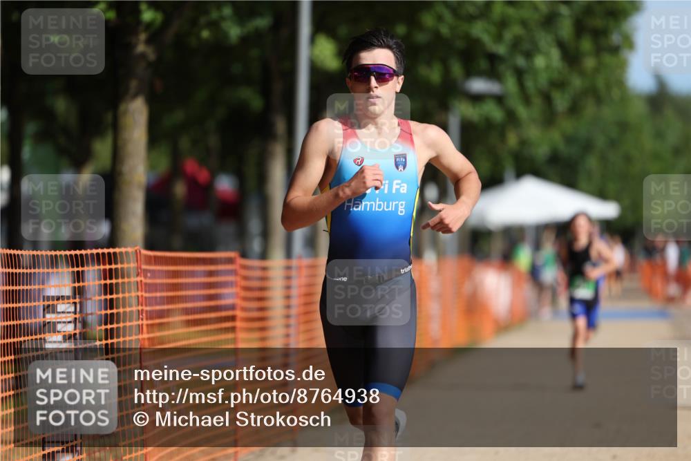 07.09.2025 - 19. Norderstedt Triathlon Michael Strokosch http://msf.ph/oto/8764938 07.09.2025 10:48:44 Laufen 71, 654 meine-sportfotos.de