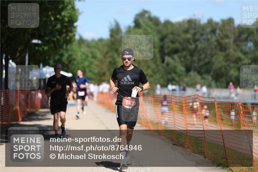 07.09.2025 - 19. Norderstedt Triathlon Michael Strokosch http://msf.ph/oto/8764946 07.09.2025 13:20:21 Laufen 141, 142, 1299 meine-sportfotos.de