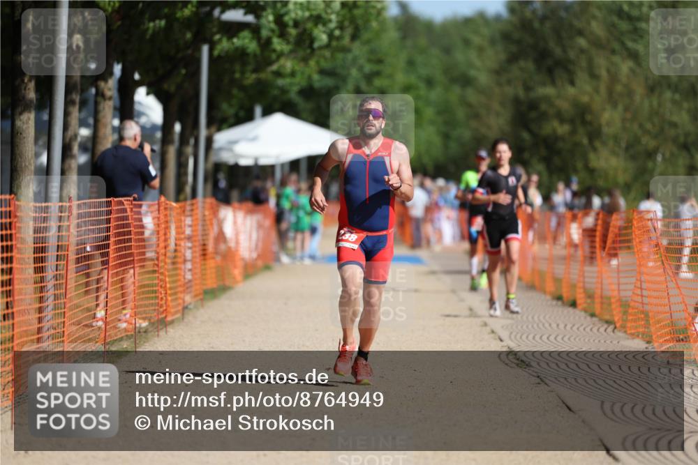 07.09.2025 - 19. Norderstedt Triathlon Michael Strokosch http://msf.ph/oto/8764949 07.09.2025 11:31:36 Laufen 238 meine-sportfotos.de