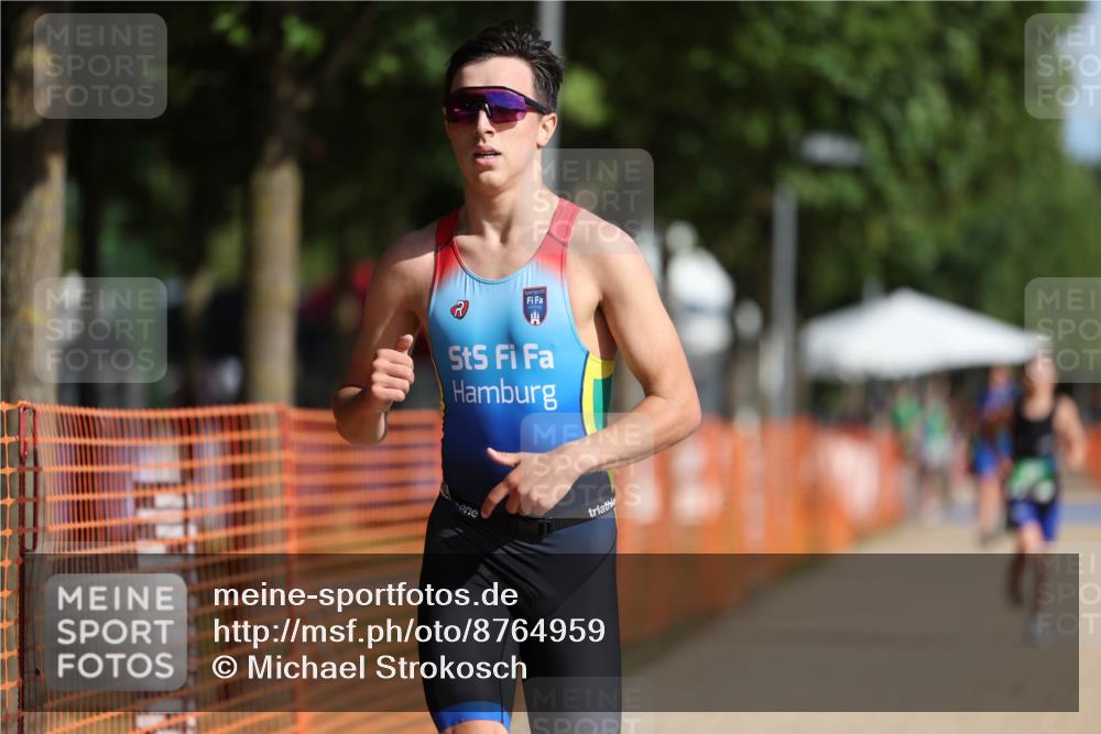 07.09.2025 - 19. Norderstedt Triathlon Michael Strokosch http://msf.ph/oto/8764959 07.09.2025 10:48:44 Laufen 71, 654 meine-sportfotos.de