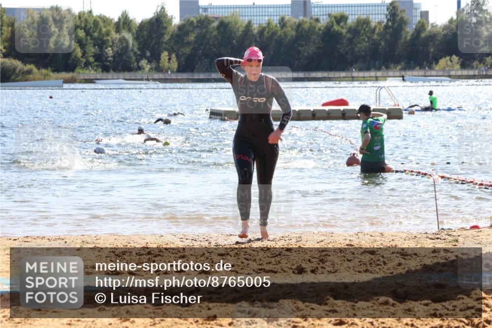 07.09.2025 - 19. Norderstedt Triathlon Luisa Fischer http://msf.ph/oto/8765005 07.09.2025 15:05:51 Schwimmen 1411, 1475, 1527 meine-sportfotos.de