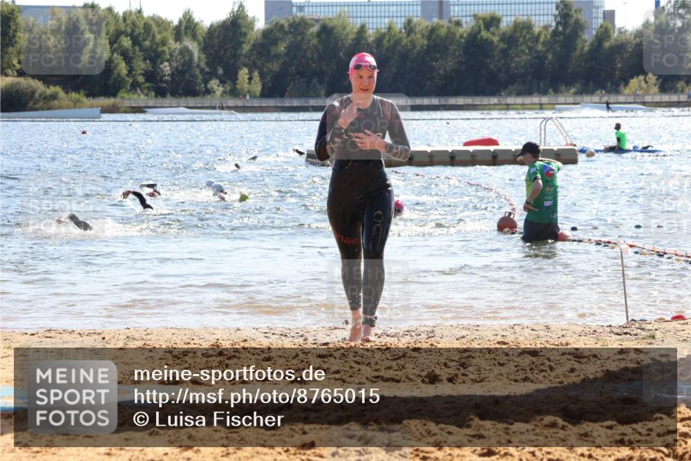 07.09.2025 - 19. Norderstedt Triathlon Luisa Fischer http://msf.ph/oto/8765015 07.09.2025 15:05:51 Schwimmen 1411, 1475, 1527 meine-sportfotos.de