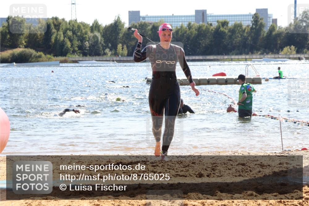 07.09.2025 - 19. Norderstedt Triathlon Luisa Fischer http://msf.ph/oto/8765025 07.09.2025 15:05:52 Schwimmen 1411, 1475, 1527 meine-sportfotos.de