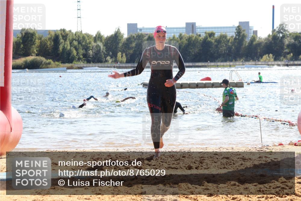 07.09.2025 - 19. Norderstedt Triathlon Luisa Fischer http://msf.ph/oto/8765029 07.09.2025 15:05:52 Schwimmen 1411, 1475, 1527 meine-sportfotos.de