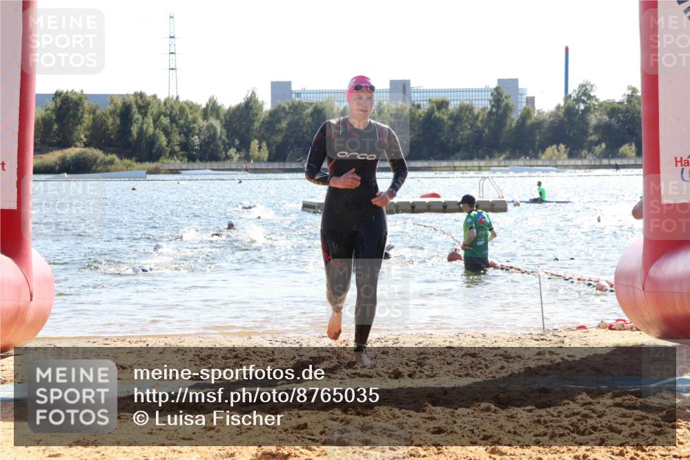 07.09.2025 - 19. Norderstedt Triathlon Luisa Fischer http://msf.ph/oto/8765035 07.09.2025 15:05:52 Schwimmen 1411, 1475, 1527 meine-sportfotos.de