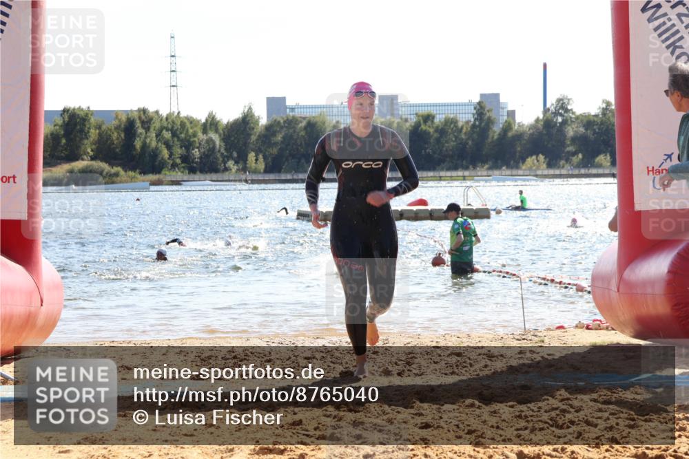 07.09.2025 - 19. Norderstedt Triathlon Luisa Fischer http://msf.ph/oto/8765040 07.09.2025 15:05:53 Schwimmen 1411, 1475, 1527 meine-sportfotos.de