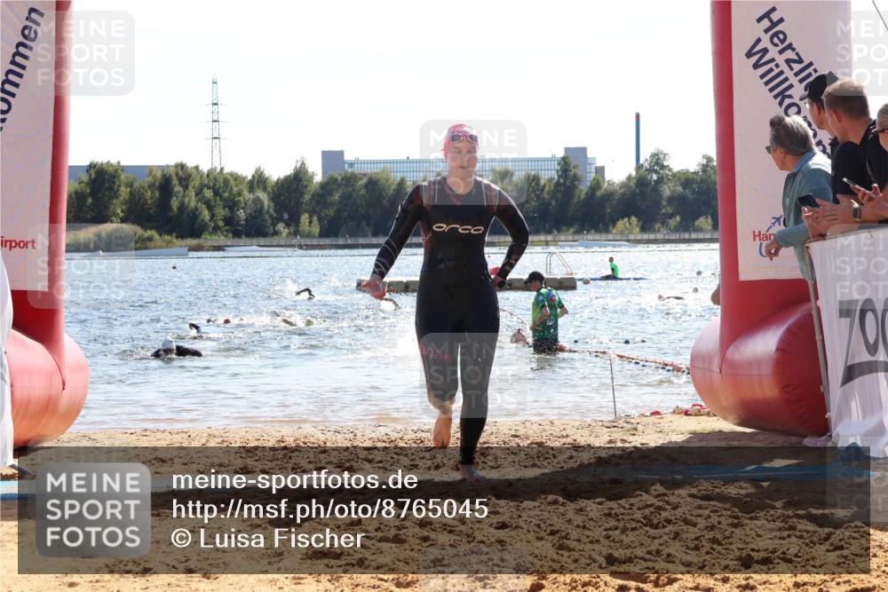 07.09.2025 - 19. Norderstedt Triathlon Luisa Fischer http://msf.ph/oto/8765045 07.09.2025 15:05:53 Schwimmen 1411, 1475, 1527 meine-sportfotos.de