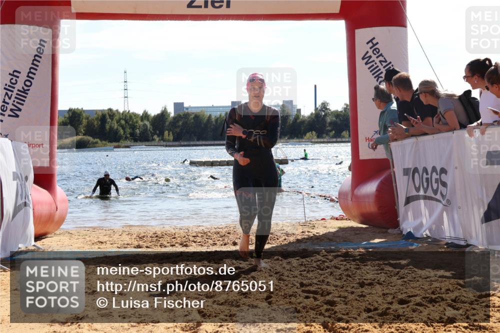 07.09.2025 - 19. Norderstedt Triathlon Luisa Fischer http://msf.ph/oto/8765051 07.09.2025 15:05:54 Schwimmen 1411, 1475, 1527 meine-sportfotos.de