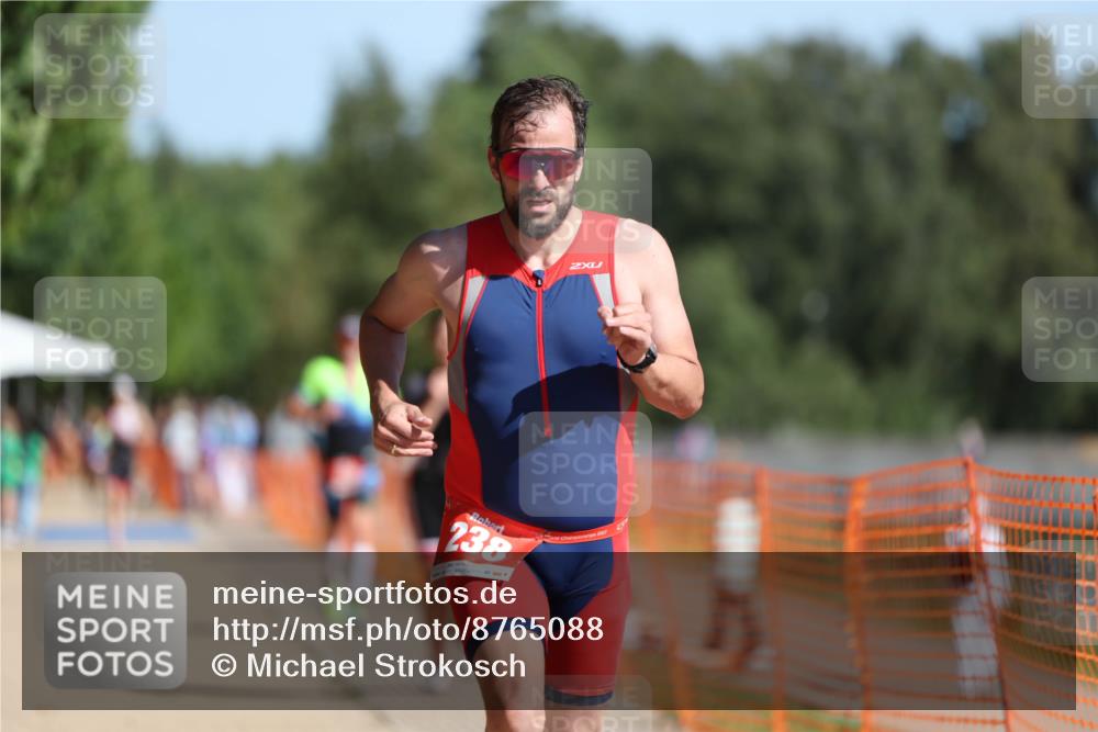07.09.2025 - 19. Norderstedt Triathlon Michael Strokosch http://msf.ph/oto/8765088 07.09.2025 11:31:40 Laufen 200, 238, 1390 meine-sportfotos.de