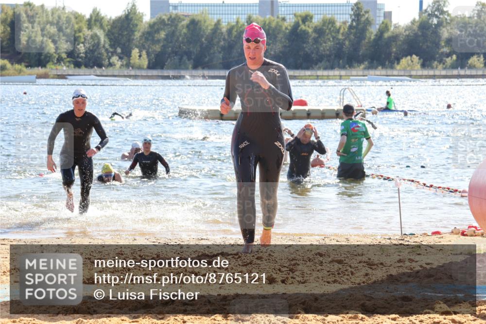 07.09.2025 - 19. Norderstedt Triathlon Luisa Fischer http://msf.ph/oto/8765121 07.09.2025 15:06:09 Schwimmen 903, 916, 935, 1427, 1446 meine-sportfotos.de