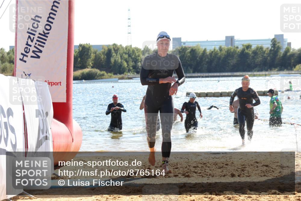 07.09.2025 - 19. Norderstedt Triathlon Luisa Fischer http://msf.ph/oto/8765164 07.09.2025 15:06:12 Schwimmen 903, 916, 935, 1427, 1446 meine-sportfotos.de
