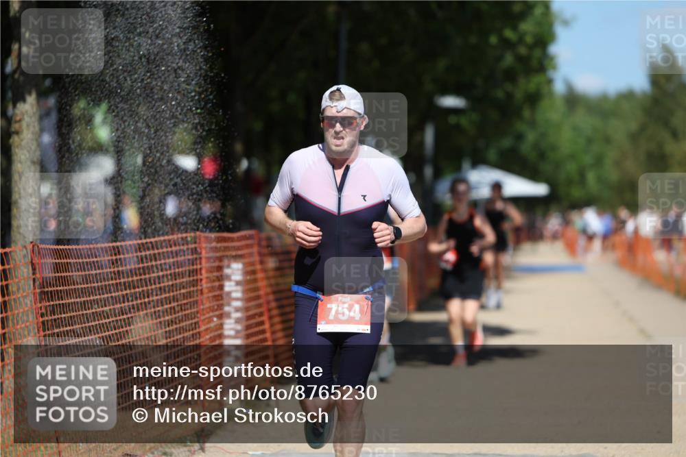 07.09.2025 - 19. Norderstedt Triathlon Michael Strokosch http://msf.ph/oto/8765230 07.09.2025 13:20:33 Laufen 175, 754, 1374 meine-sportfotos.de