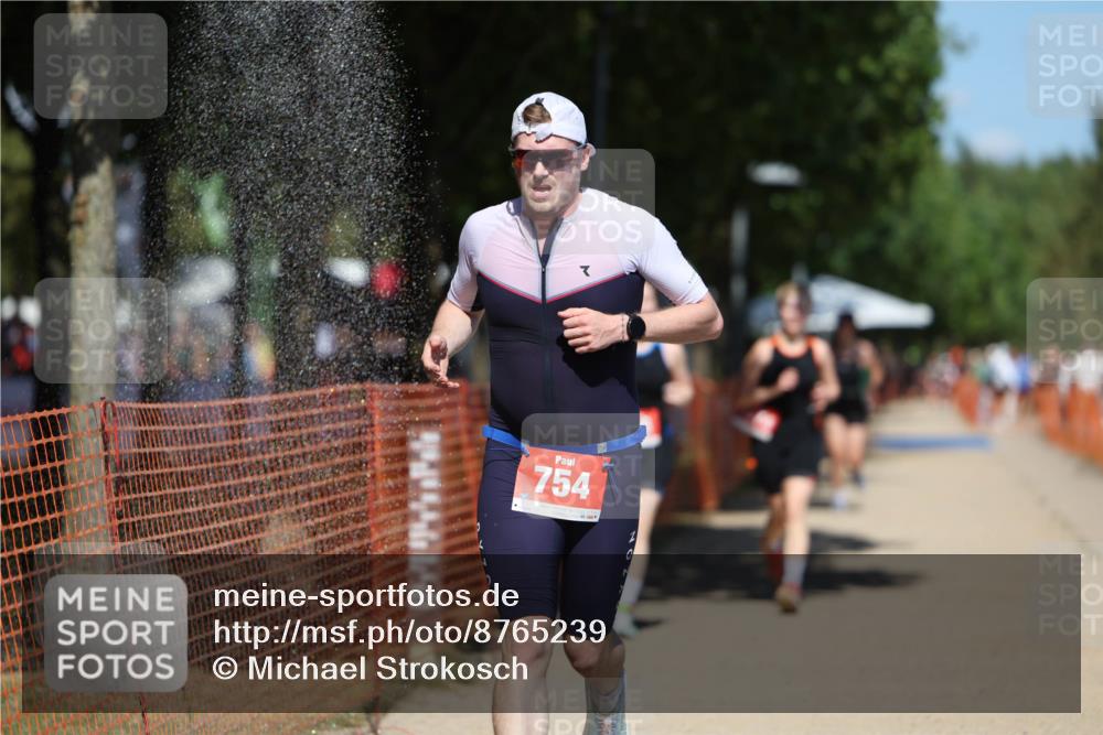 07.09.2025 - 19. Norderstedt Triathlon Michael Strokosch http://msf.ph/oto/8765239 07.09.2025 13:20:33 Laufen 175, 754, 1374 meine-sportfotos.de