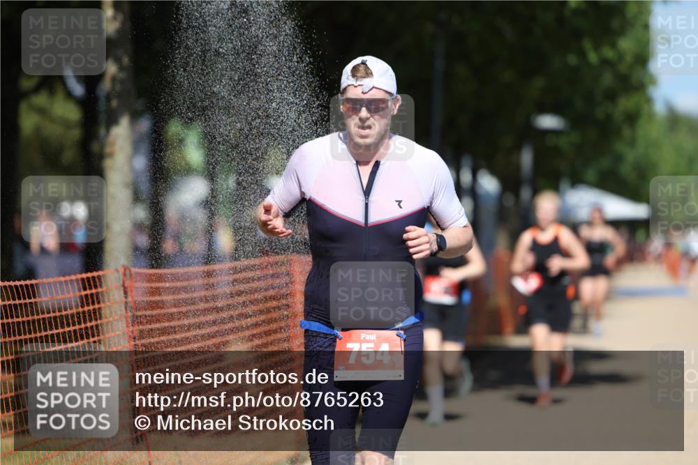 07.09.2025 - 19. Norderstedt Triathlon Michael Strokosch http://msf.ph/oto/8765263 07.09.2025 13:20:34 Laufen 175, 272, 754, 1374 meine-sportfotos.de