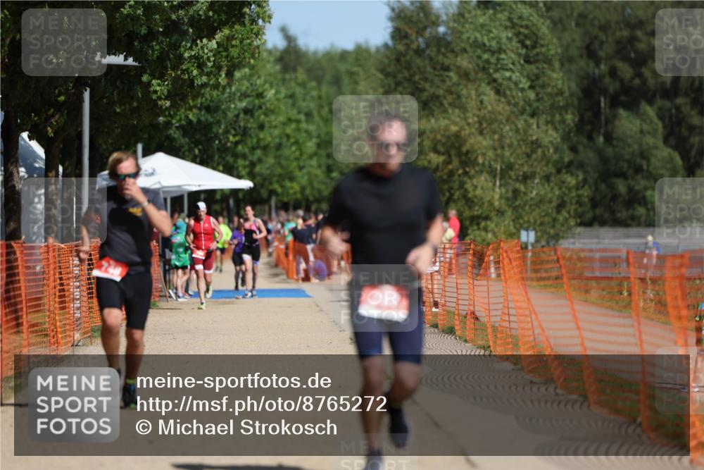 07.09.2025 - 19. Norderstedt Triathlon Michael Strokosch http://msf.ph/oto/8765272 07.09.2025 12:13:48 Laufen 287, 306, 748 meine-sportfotos.de