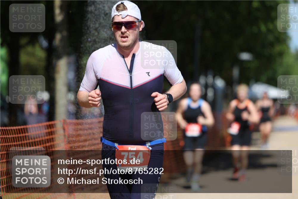 07.09.2025 - 19. Norderstedt Triathlon Michael Strokosch http://msf.ph/oto/8765282 07.09.2025 13:20:34 Laufen 175, 272, 754, 1374 meine-sportfotos.de