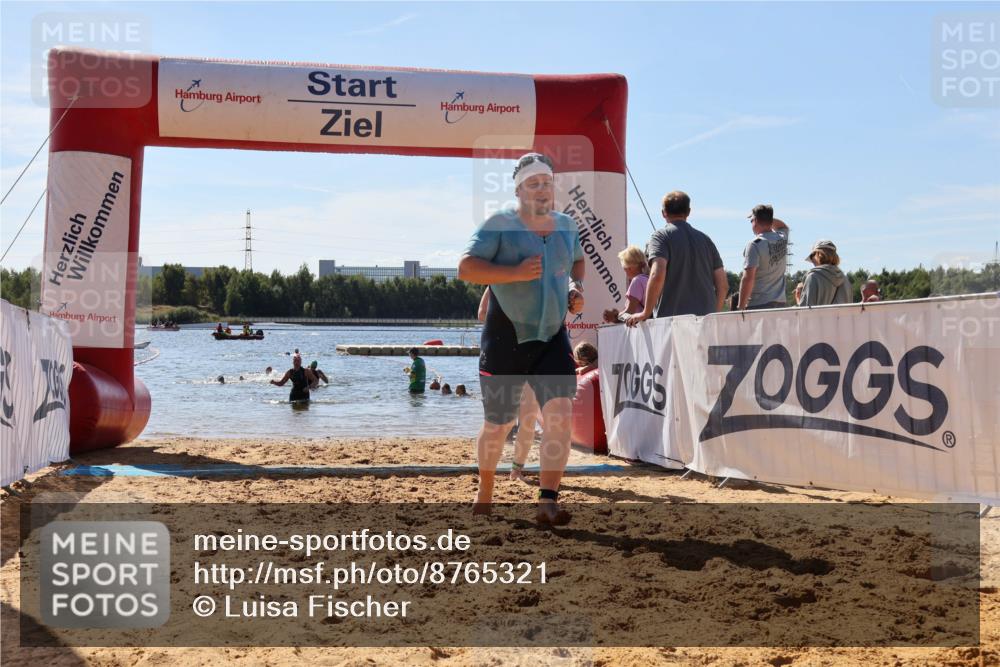 07.09.2025 - 19. Norderstedt Triathlon Luisa Fischer http://msf.ph/oto/8765321 07.09.2025 12:35:21 Schwimmen 160, 842 meine-sportfotos.de