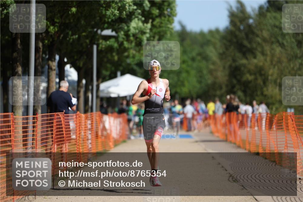 07.09.2025 - 19. Norderstedt Triathlon Michael Strokosch http://msf.ph/oto/8765354 07.09.2025 11:31:50 Laufen 200, 1176 meine-sportfotos.de