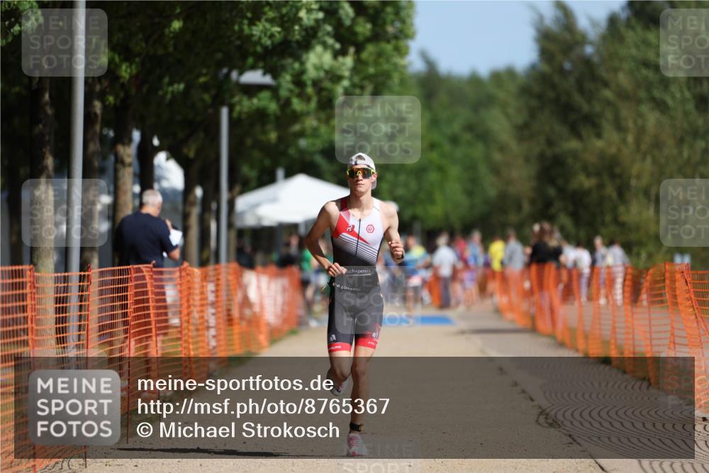 07.09.2025 - 19. Norderstedt Triathlon Michael Strokosch http://msf.ph/oto/8765367 07.09.2025 11:31:50 Laufen 200, 1176 meine-sportfotos.de