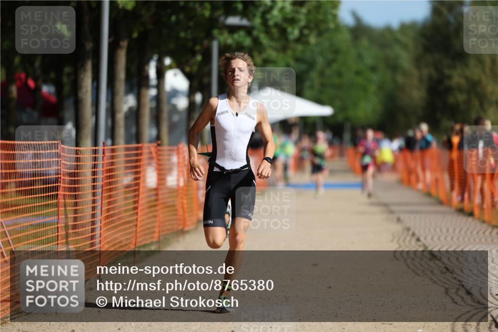 07.09.2025 - 19. Norderstedt Triathlon Michael Strokosch http://msf.ph/oto/8765380 07.09.2025 10:49:01 Laufen 113, 645, 665, 675 meine-sportfotos.de