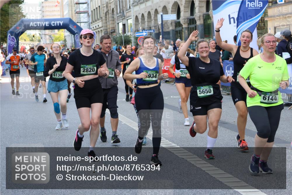 07.09.2025 - BARMER Alsterlauf Strokosch-Dieckow http://msf.ph/oto/8765394 07.09.2025 10:11:57 Ziel 2128, 2226, 2942, 3302, 3444, 3445, 3446, 3471, 3990, 4101, 4413, 4518, 4519, 4561, 4694, 4829, 4899, 5492, 5630, 6199, 6200, 6310, 8170, 8181, 8182, 8228, 8229 meine-sportfotos.de