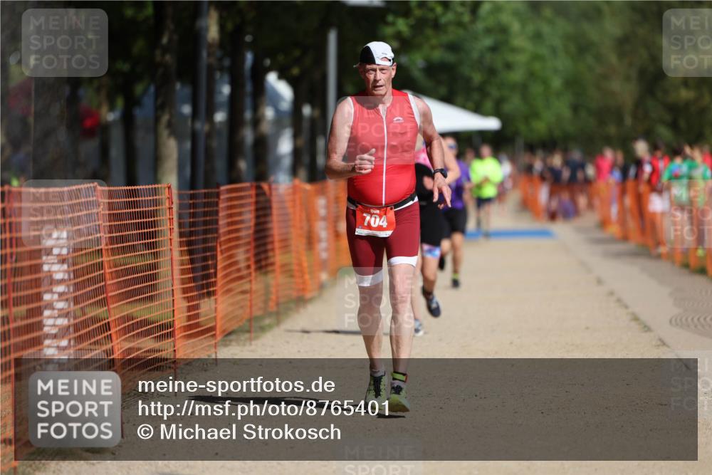 07.09.2025 - 19. Norderstedt Triathlon Michael Strokosch http://msf.ph/oto/8765401 07.09.2025 12:14:03 Laufen 704, 1334 meine-sportfotos.de