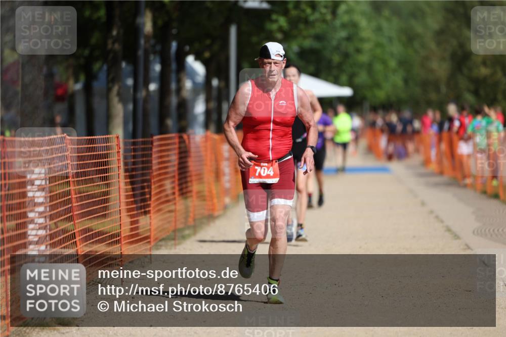 07.09.2025 - 19. Norderstedt Triathlon Michael Strokosch http://msf.ph/oto/8765406 07.09.2025 12:14:03 Laufen 704, 1334 meine-sportfotos.de