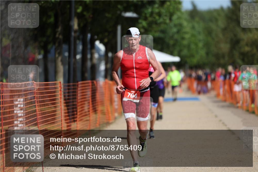 07.09.2025 - 19. Norderstedt Triathlon Michael Strokosch http://msf.ph/oto/8765409 07.09.2025 12:14:03 Laufen 704, 1334 meine-sportfotos.de
