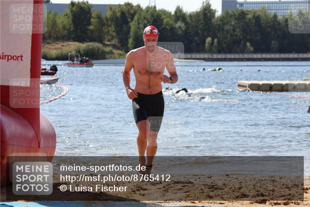 07.09.2025 - 19. Norderstedt Triathlon Luisa Fischer http://msf.ph/oto/8765412 07.09.2025 12:35:42 Schwimmen 317, 345, 348, 747 meine-sportfotos.de