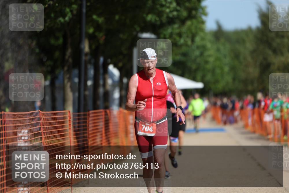 07.09.2025 - 19. Norderstedt Triathlon Michael Strokosch http://msf.ph/oto/8765413 07.09.2025 12:14:03 Laufen 704, 1334 meine-sportfotos.de