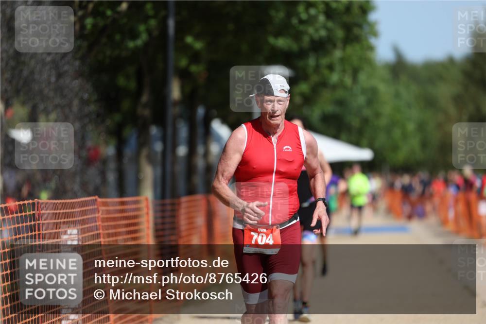 07.09.2025 - 19. Norderstedt Triathlon Michael Strokosch http://msf.ph/oto/8765426 07.09.2025 12:14:04 Laufen 704, 1334 meine-sportfotos.de