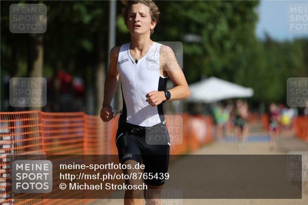 07.09.2025 - 19. Norderstedt Triathlon Michael Strokosch http://msf.ph/oto/8765439 07.09.2025 10:49:03 Laufen 113, 645, 665, 675 meine-sportfotos.de