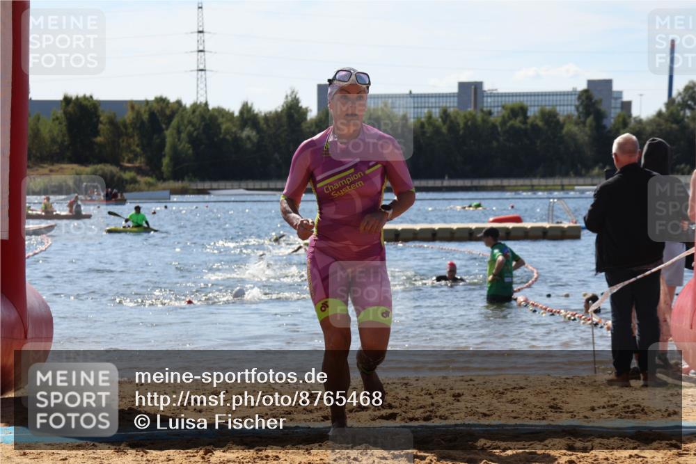 07.09.2025 - 19. Norderstedt Triathlon Luisa Fischer http://msf.ph/oto/8765468 07.09.2025 12:36:09 Schwimmen 235 meine-sportfotos.de