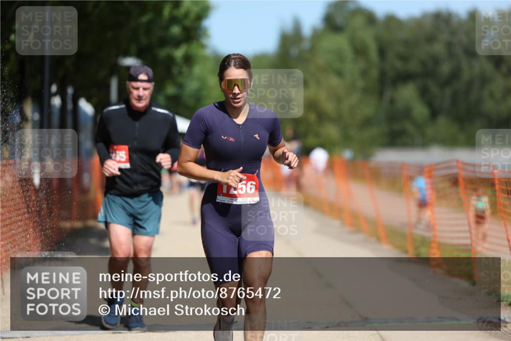 07.09.2025 - 19. Norderstedt Triathlon Michael Strokosch http://msf.ph/oto/8765472 07.09.2025 12:59:26 Laufen 1255, 1256 meine-sportfotos.de