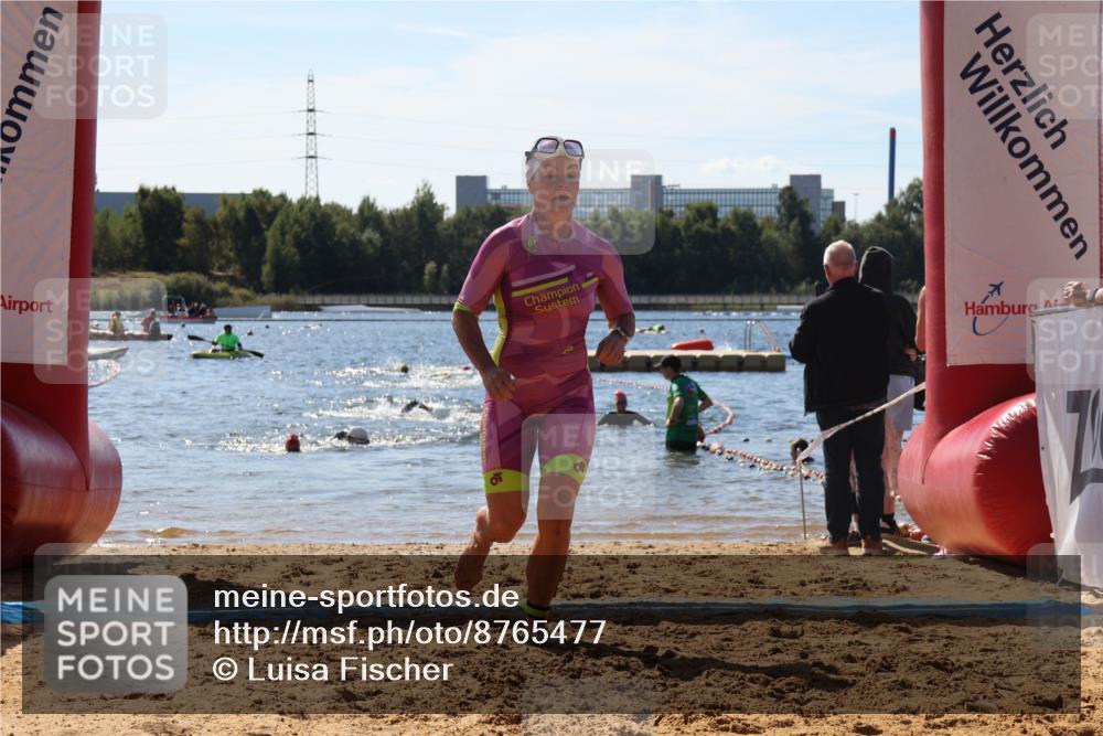 07.09.2025 - 19. Norderstedt Triathlon Luisa Fischer http://msf.ph/oto/8765477 07.09.2025 12:36:09 Schwimmen 235 meine-sportfotos.de