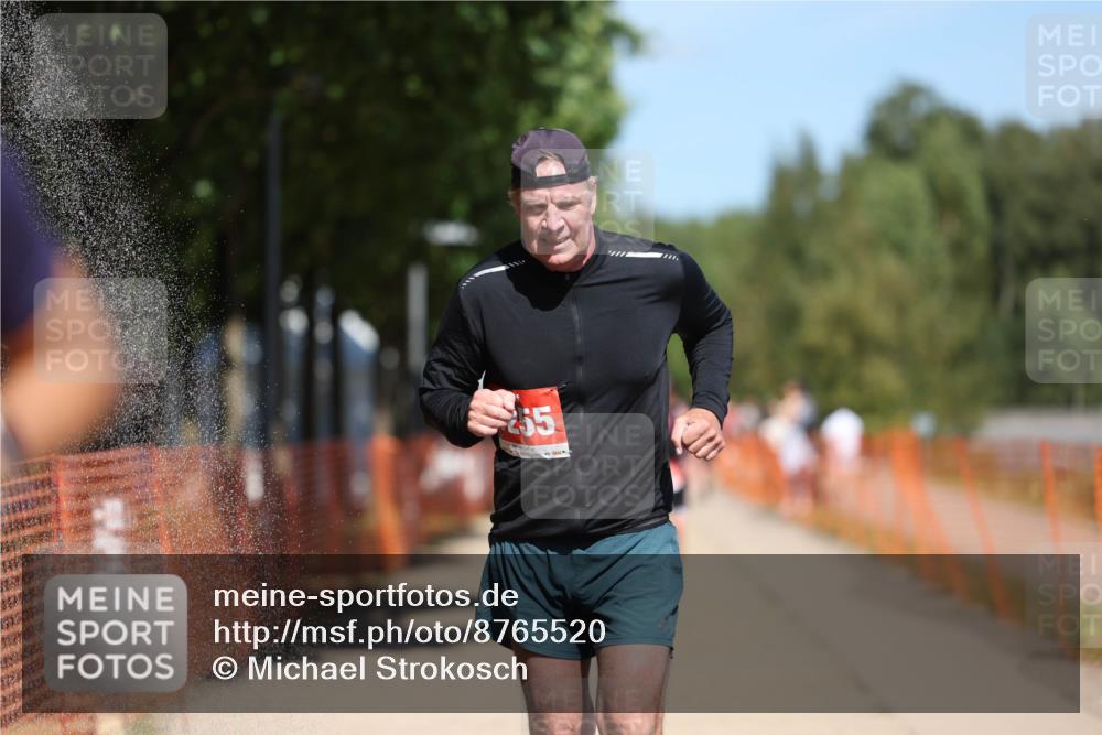07.09.2025 - 19. Norderstedt Triathlon Michael Strokosch http://msf.ph/oto/8765520 07.09.2025 12:59:27 Laufen 1255, 1256 meine-sportfotos.de