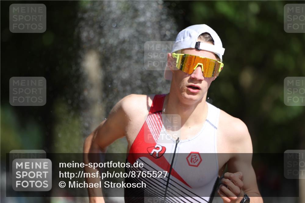 07.09.2025 - 19. Norderstedt Triathlon Michael Strokosch http://msf.ph/oto/8765527 07.09.2025 11:31:55 Laufen 1176 meine-sportfotos.de