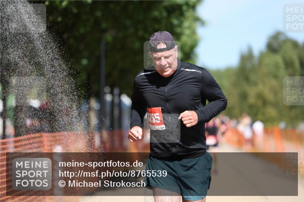 07.09.2025 - 19. Norderstedt Triathlon Michael Strokosch http://msf.ph/oto/8765539 07.09.2025 12:59:28 Laufen 1255, 1256, 1327 meine-sportfotos.de