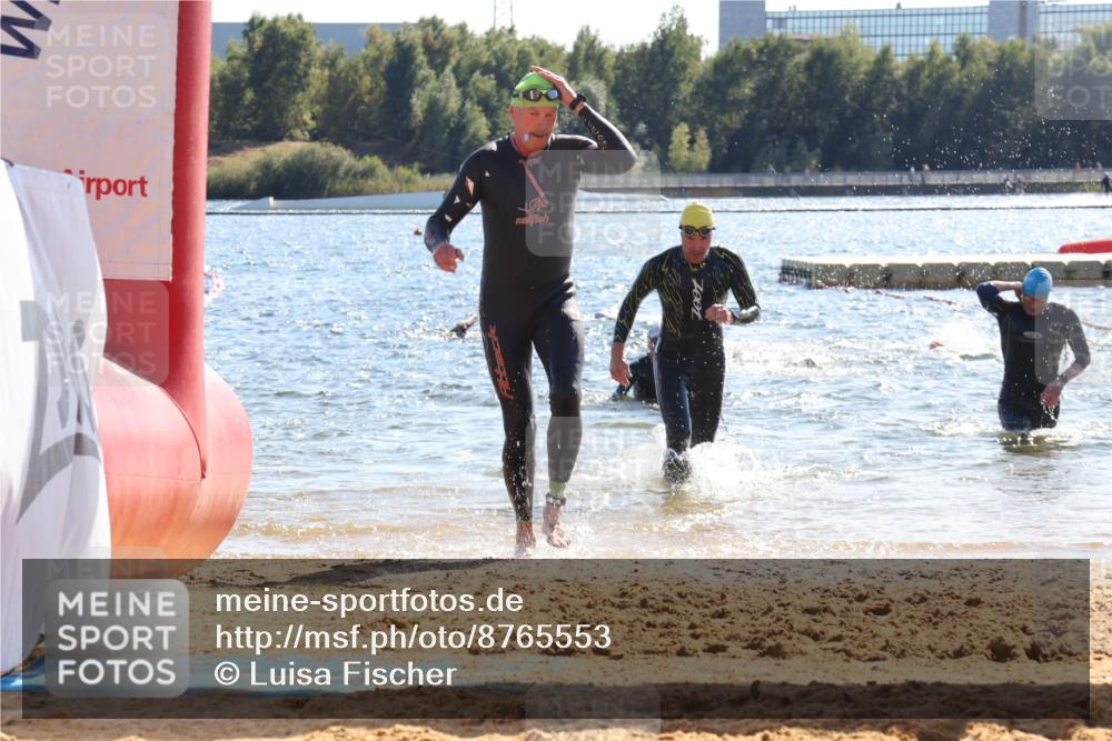 07.09.2025 - 19. Norderstedt Triathlon Luisa Fischer http://msf.ph/oto/8765553 07.09.2025 15:07:15 Schwimmen 910, 933, 1419, 1432 meine-sportfotos.de