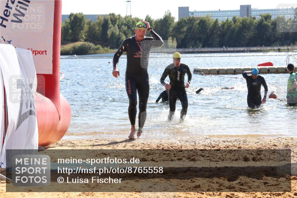 07.09.2025 - 19. Norderstedt Triathlon Luisa Fischer http://msf.ph/oto/8765558 07.09.2025 15:07:16 Schwimmen 910, 933, 1417, 1419, 1432 meine-sportfotos.de