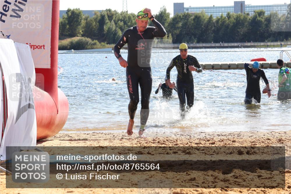 07.09.2025 - 19. Norderstedt Triathlon Luisa Fischer http://msf.ph/oto/8765564 07.09.2025 15:07:16 Schwimmen 910, 933, 1417, 1419, 1432 meine-sportfotos.de